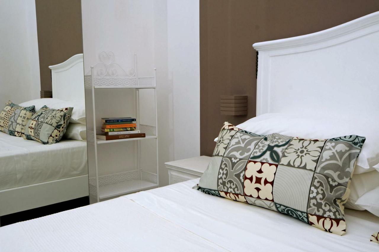 Bed and Breakfast A Casa Di Anna à Naples Extérieur photo